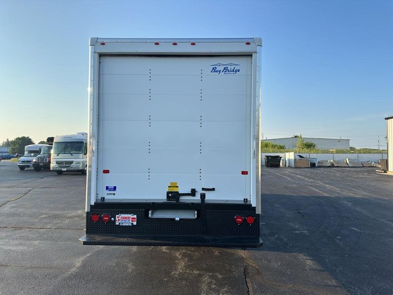 2025 Isuzu NPR photo 7