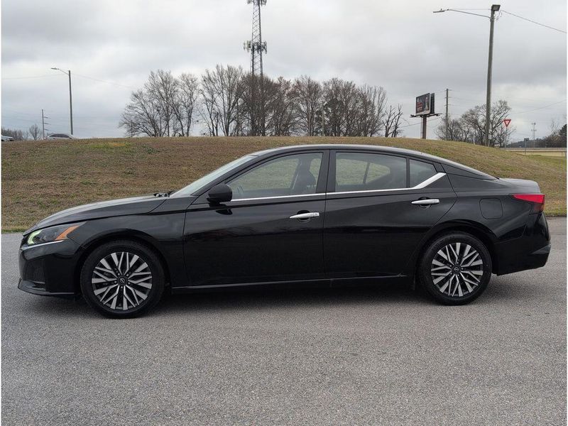 Used 2024 Nissan Altima 2.5 SVImage 2
