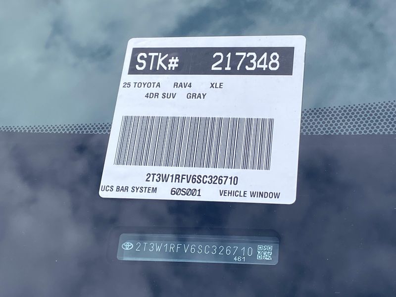 2025 Toyota RAV4 XLEImage 21