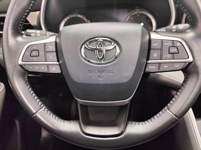 Used 2022 Toyota Highlander XLE AWD w/SunroofImage 31