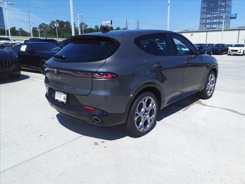 2024 Alfa Romeo Tonale Veloce in a Grigio Ascari Metallic exterior color and Blackinterior. Northside Imports Houston 281-475-4549 northsideimportshouston.com 