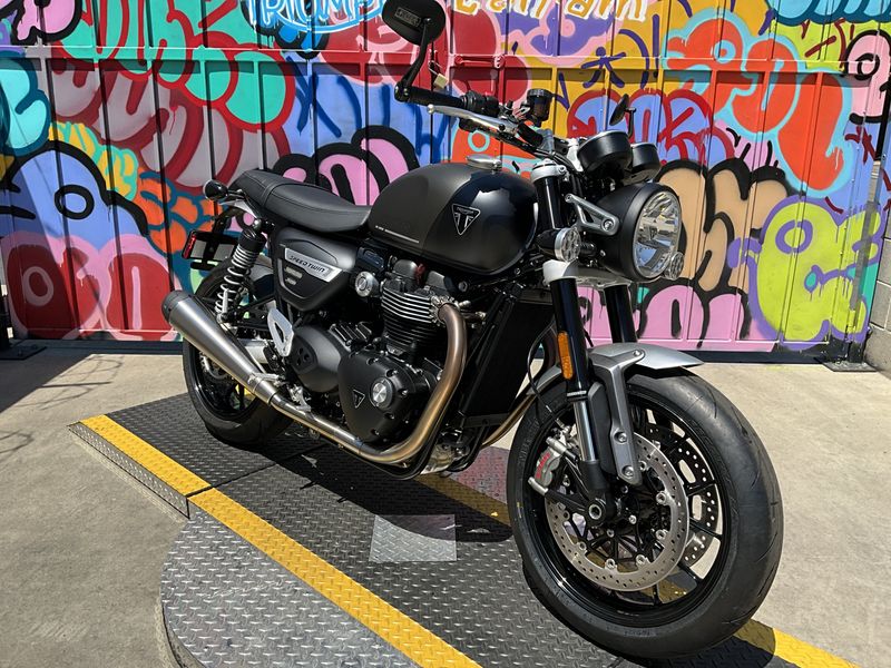 2024 Triumph SPEED TWIN 1200Image 1