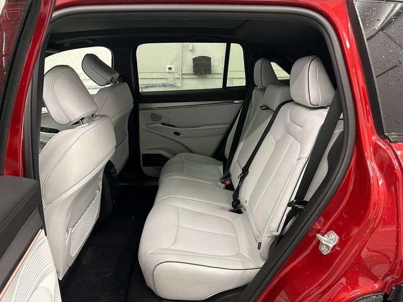 2025 Wagoneer S Wagoneer S LimitedImage 13