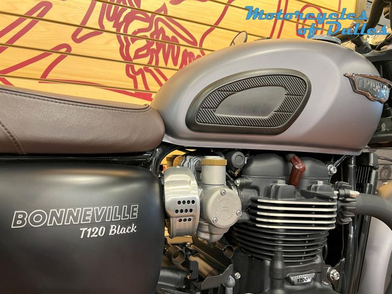 2018 Triumph Bonneville T120 Black Image 18