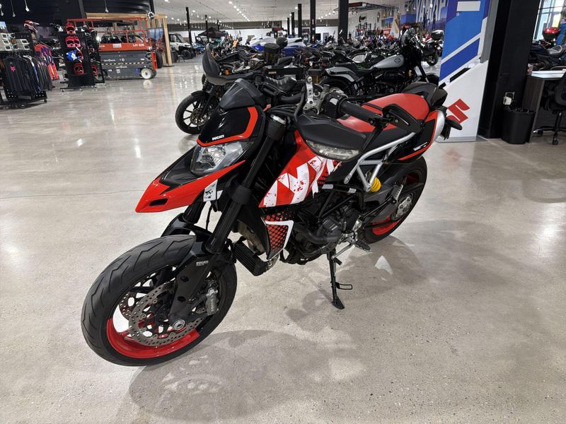 Used 2022 Ducati HYPERMOTARD 950 RVE Image 13