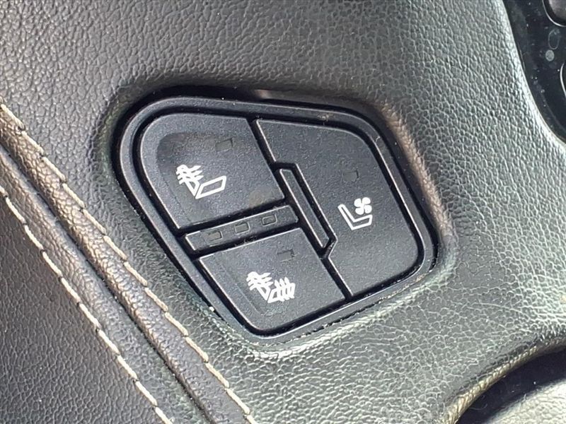 Used 2017 Chevrolet Suburban PremierImage 8