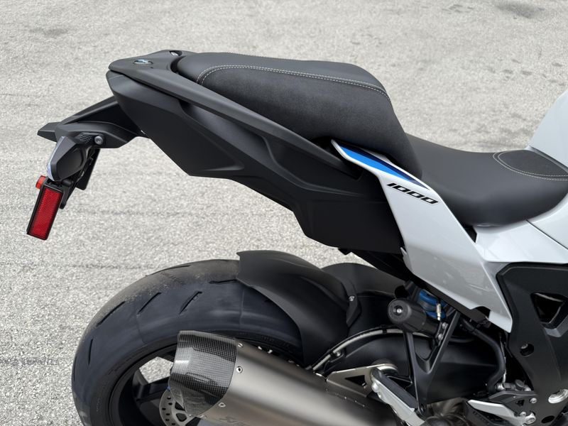 2025 BMW M 1000 XR 