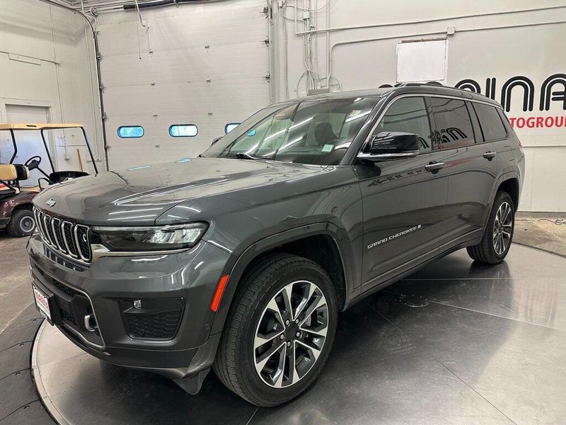 2021 Jeep Grand Cherokee Overland photo 4