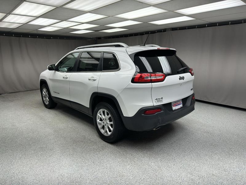 Used 2015 Jeep Cherokee LatitudeImage 2