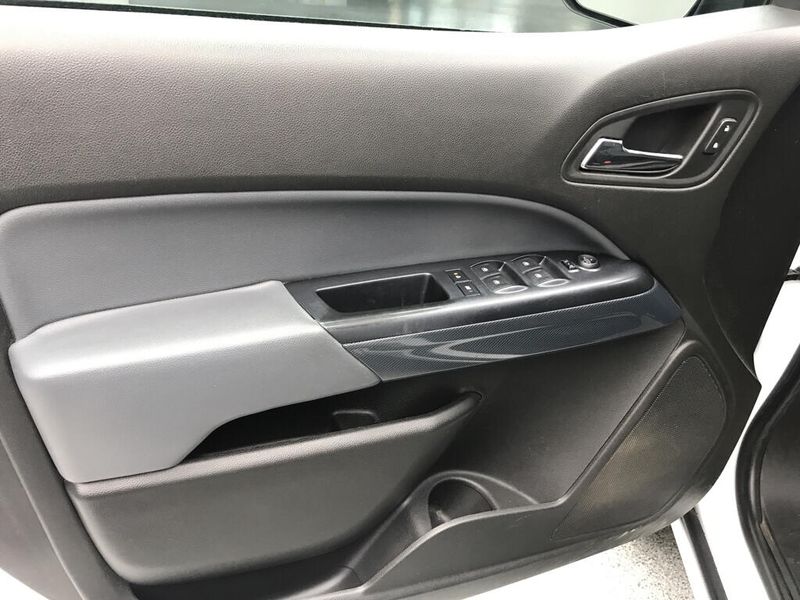 Used 2015 Chevrolet Colorado 4WD Z71Image 3