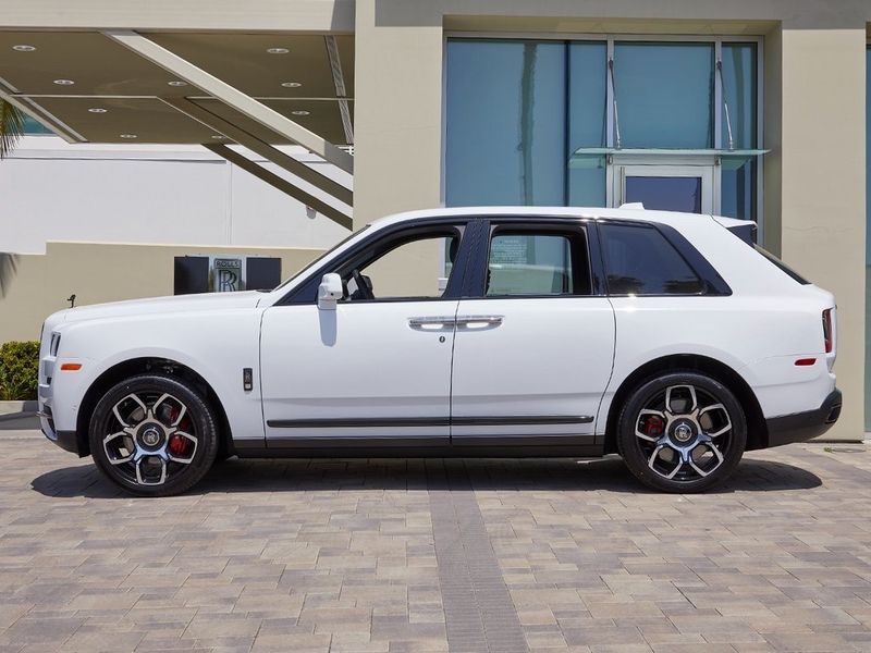 2024 Rolls-Royce Cullinan Image 3