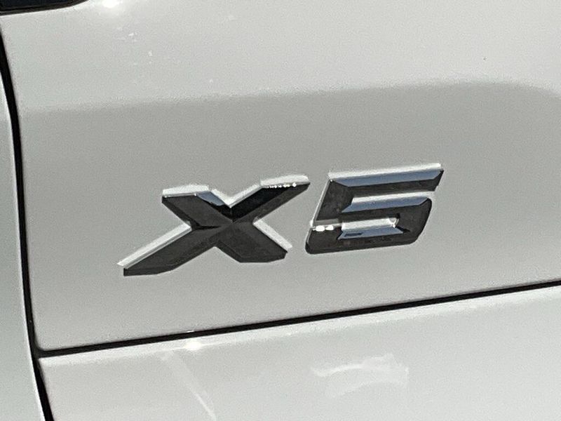 2025 BMW X5 xDrive40iImage 14