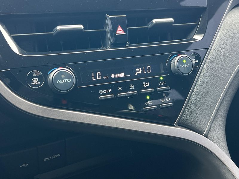 Used 2022 Toyota Camry Hybrid SEImage 13