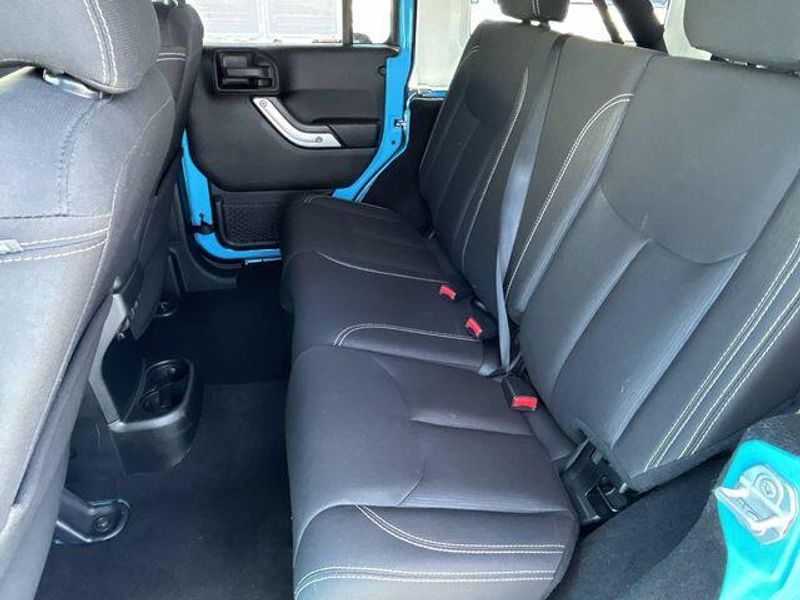 Used 2018 Jeep Wrangler JK Unlimited RubiconImage 16