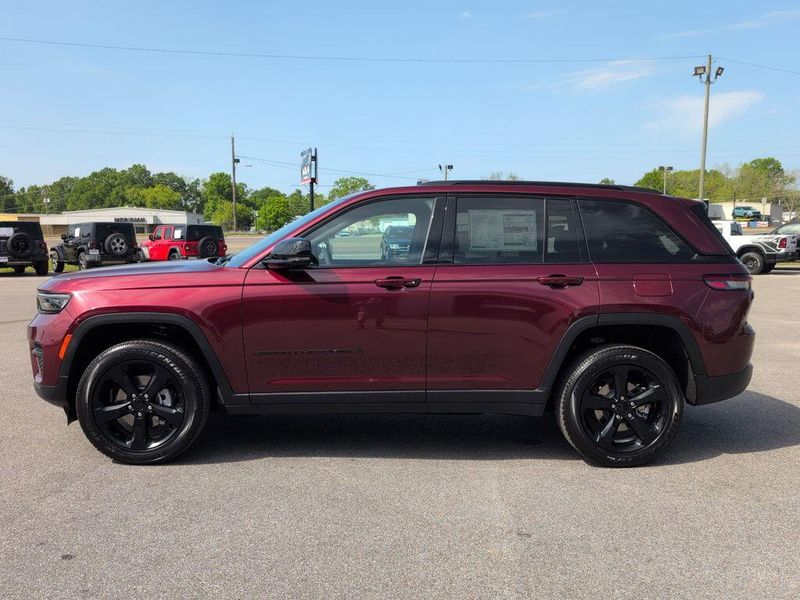 2025 Jeep Grand Cherokee Altitude X 4x2Image 4