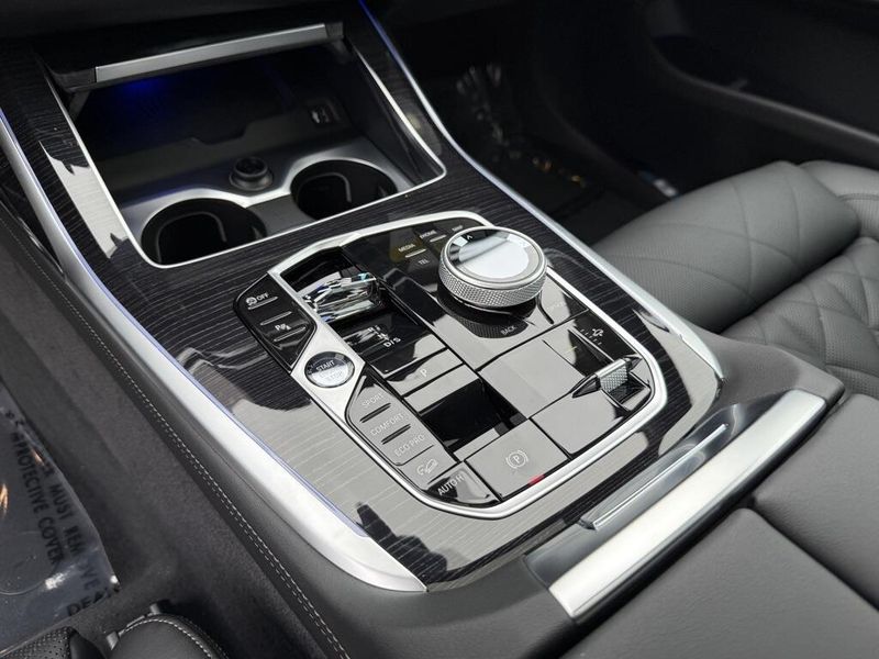 2026 BMW X7 xDrive40iImage 25