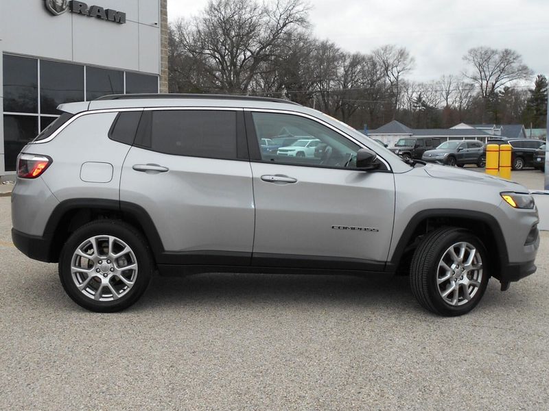 2022 Jeep Compass Latitude LuxImage 27