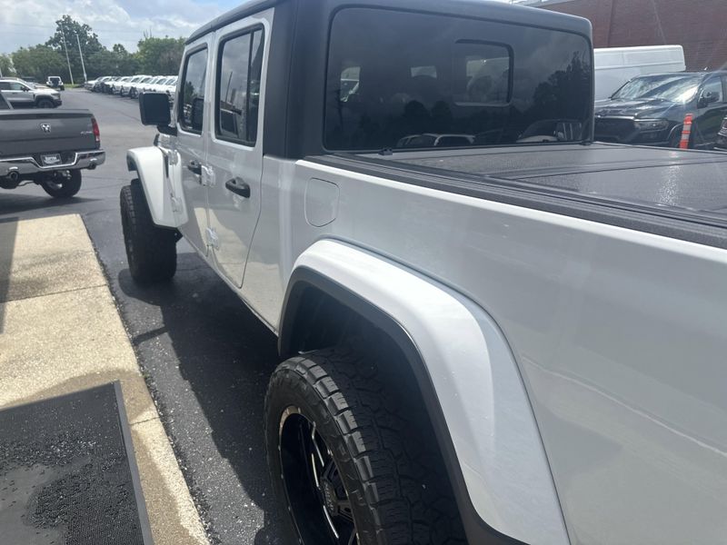 2020 Jeep Gladiator OverlandImage 9