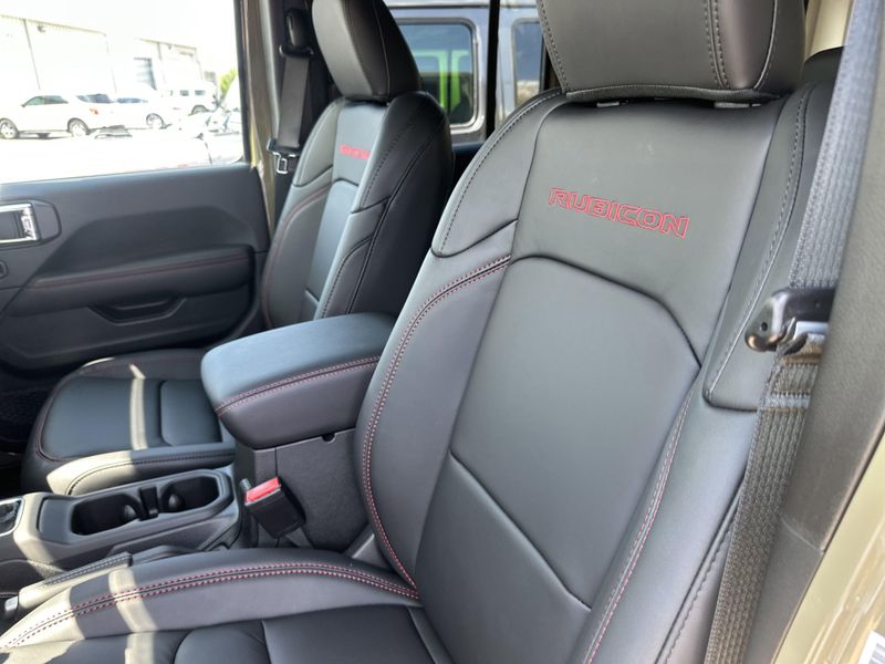 New 2025 Jeep Wrangler 4-door Rubicon XImage 21