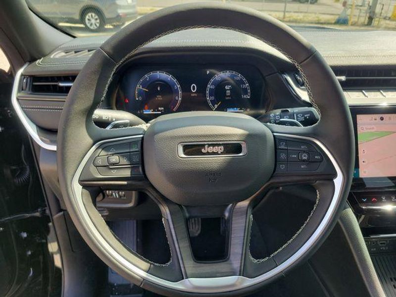 New 2026 Jeep Grand Cherokee Laredo Altitude 4x4