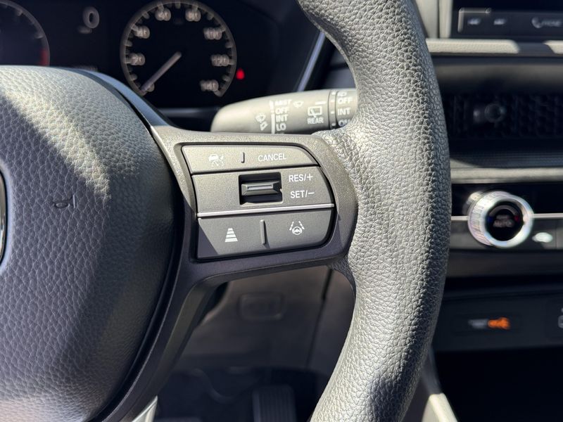 Used 2025 Honda CR-V LXImage 25