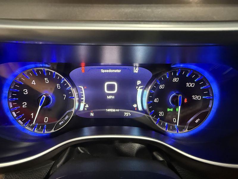 Used 2017 Chrysler Pacifica LimitedImage 20