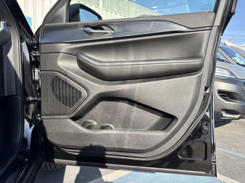 New 2026 Jeep Grand Cherokee Laredo X 4x2