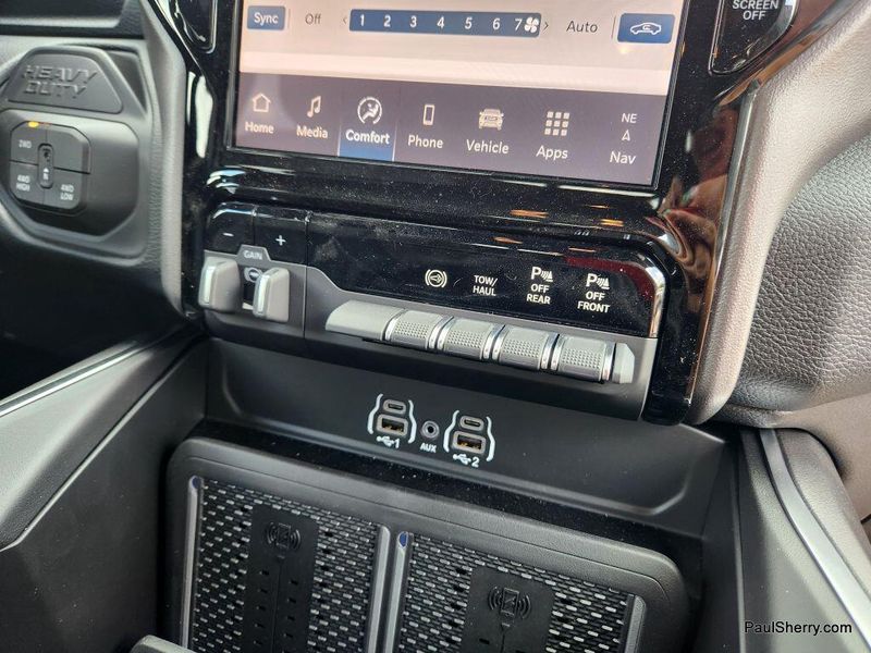 New 2025 RAM 3500 Big Horn Crew Cab 4x4 8