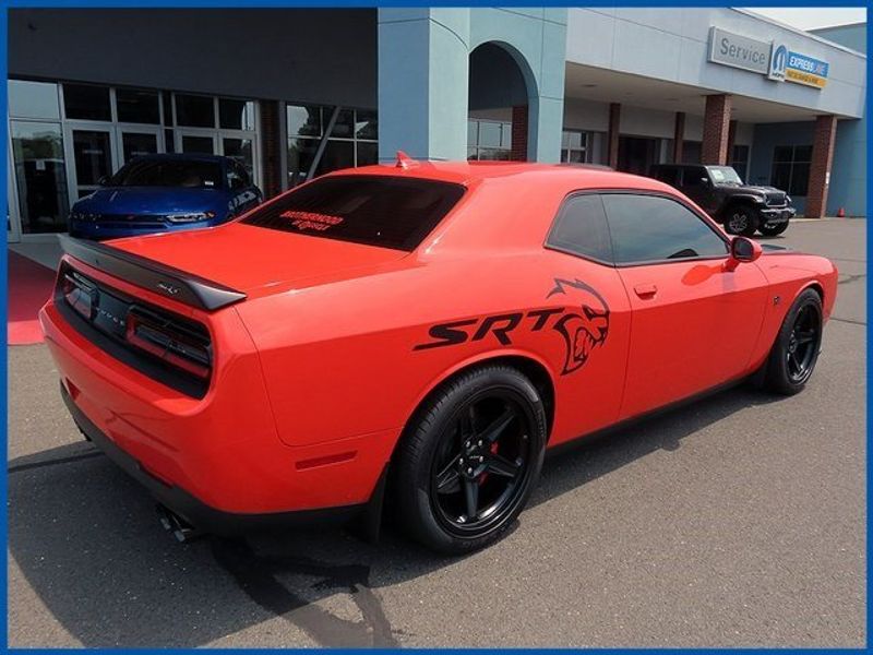 2016 Dodge Challenger SRT HellcatImage 8