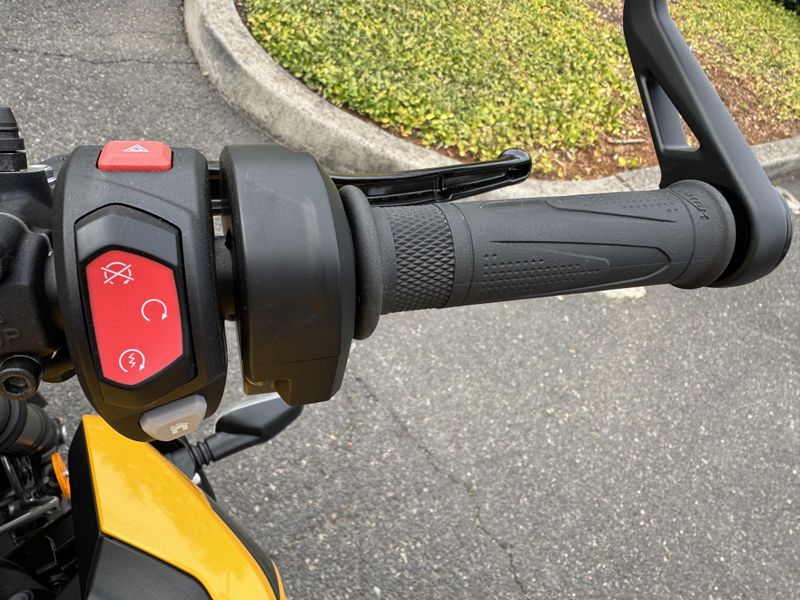 2025 Triumph Street Triple 765 RS - COSMIC YELLOW 
