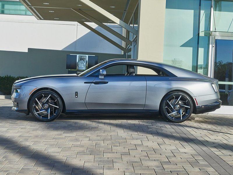 New 2026 Rolls-Royce Spectre Image 3