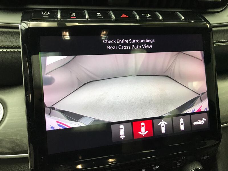 Used 2024 Jeep Grand Cherokee LimitedImage 12