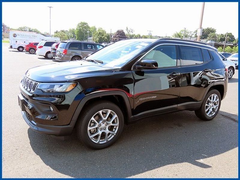 2024 Jeep Compass Latitude LuxImage 1