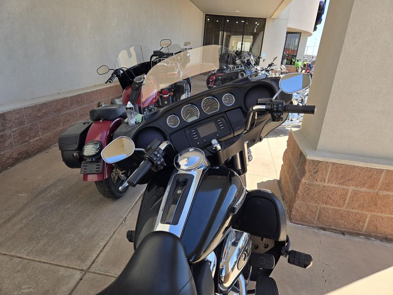 USED 2018 HARLEY ELECTRA GLIDE ULTRA CLASSIC Image 12
