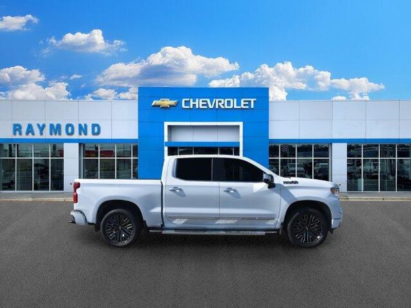 New 2026 Chevrolet Silverado 1500 High CountryImage 2