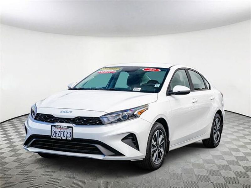 2023 Kia Forte LXSImage 5