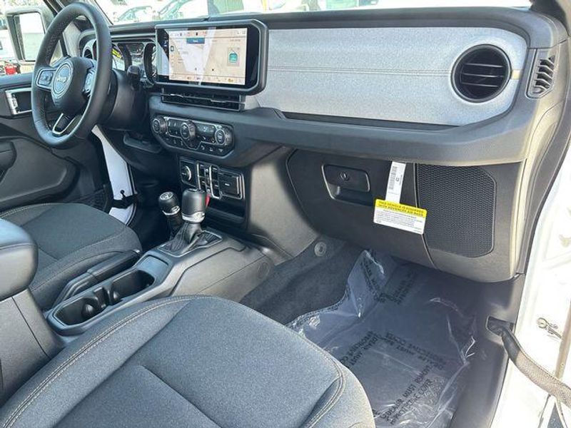 New 2025 Jeep Wrangler 4-door Sport SImage 13