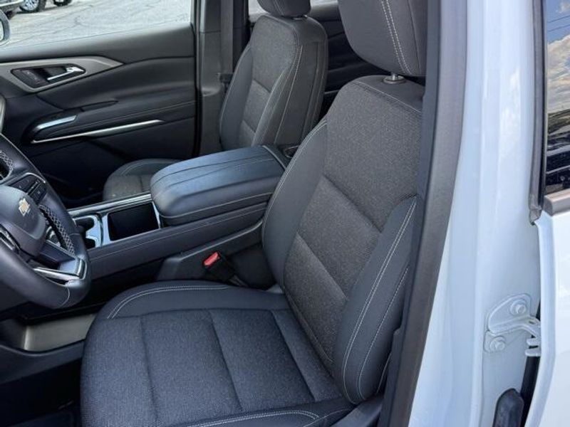 2025 Chevrolet Traverse 1LT photo 16