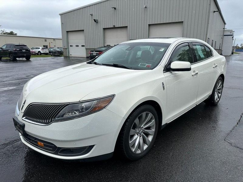 2013 Lincoln MKS BaseImage 11