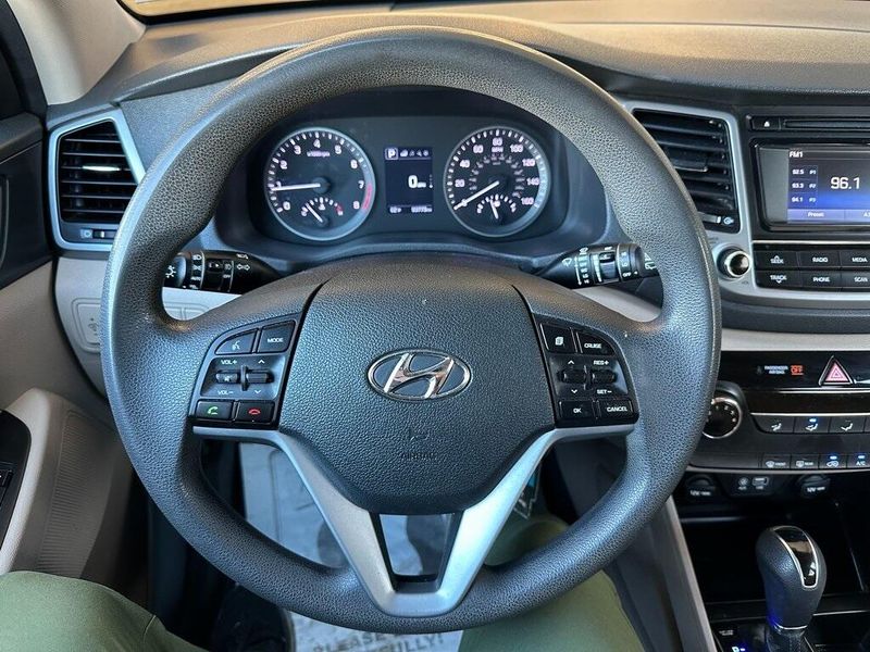 2017 Hyundai Tucson SEImage 2