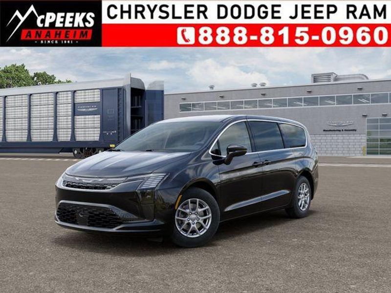 New 2027 Chrysler Pacifica SelectImage 1