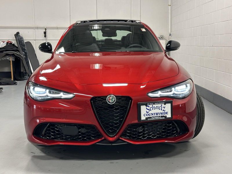 2024 Alfa Romeo Giulia Veloce AwdImage 3