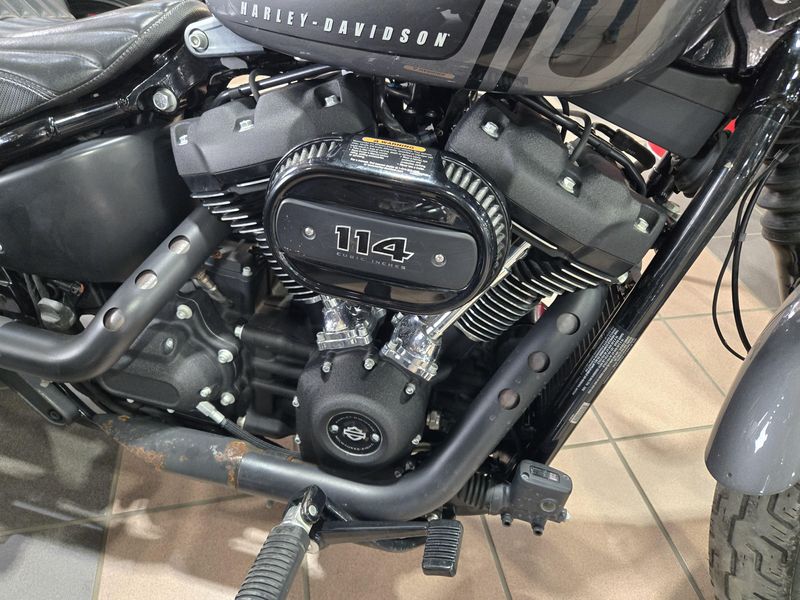 2022 HARLEY SOFTAIL STREET BOB 114 Image 7