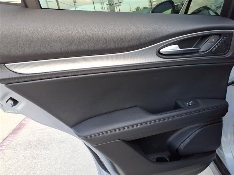 New 2025 Alfa Romeo Stelvio AwdImage 11