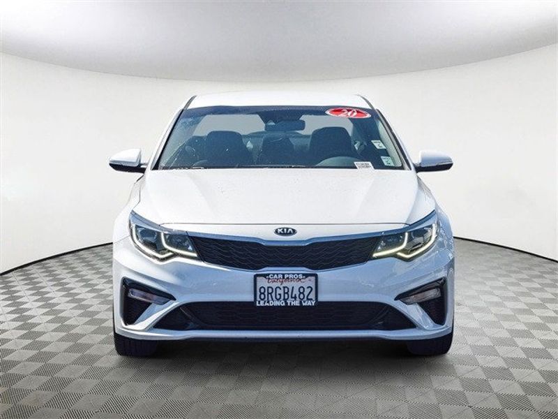 2020 Kia Optima LXImage 3