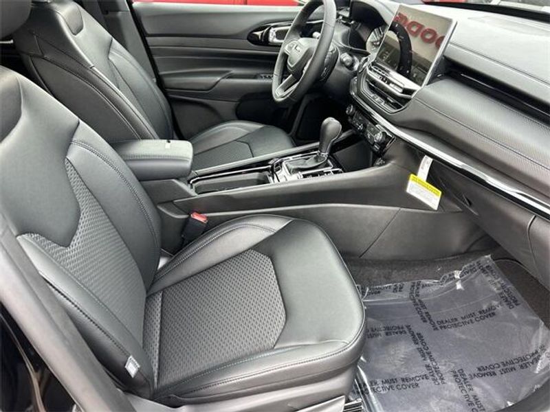 New 2026 Jeep Compass Latitude Altitude 4x4Image 12