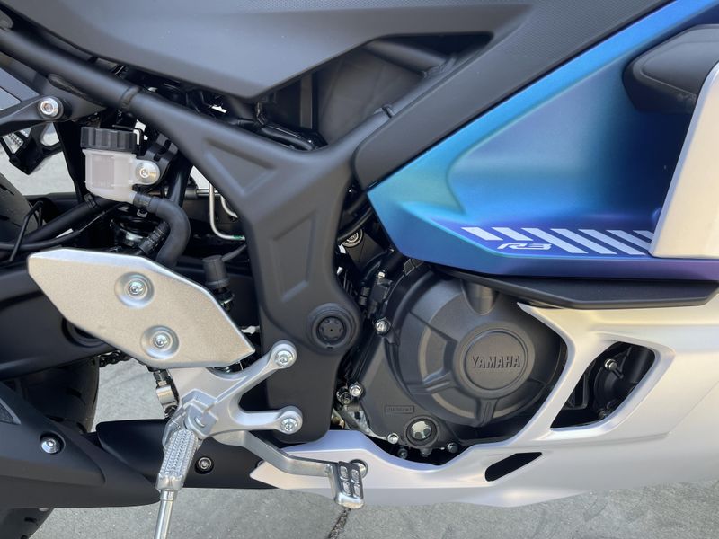 New 2025 Yamaha YZF-R3 ABS Image 11