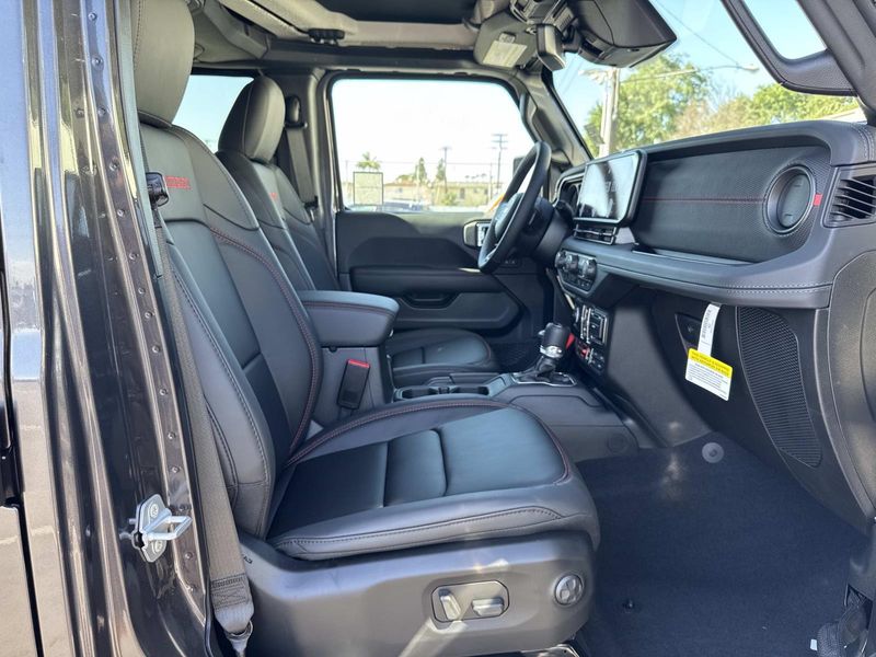 New 2026 Jeep Wrangler 4-door Rubicon X
