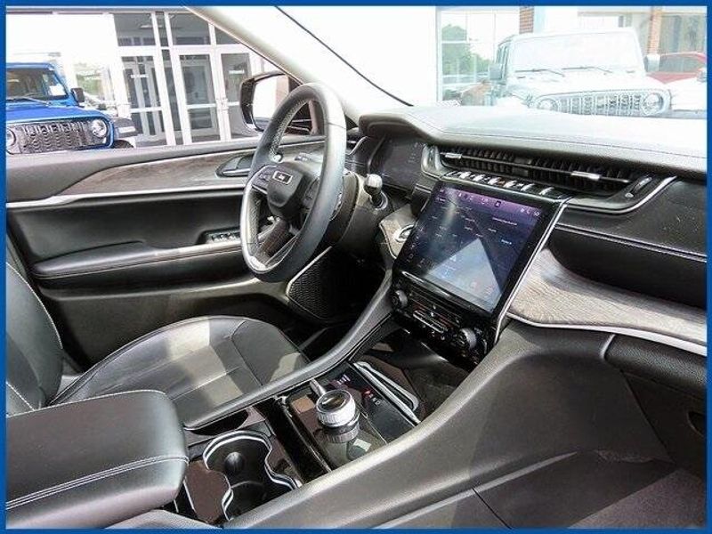 Used 2022 Jeep Grand Cherokee L LimitedImage 8