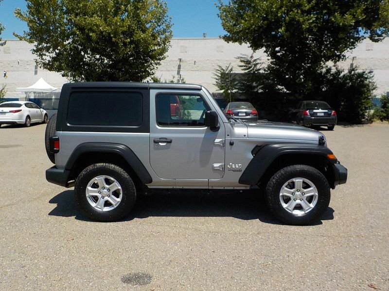 2019 Jeep Wrangler Sport photo 4